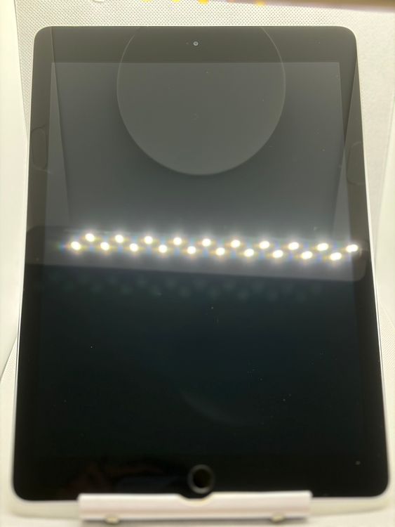 ������Ʊ�� SIM�ե꡼ iPad ��6���� 32GB ���졼