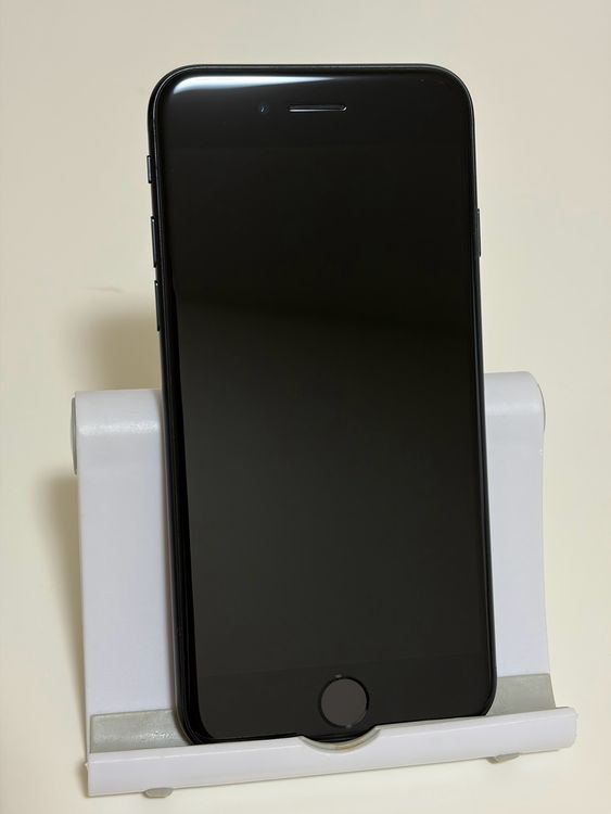 ���Хåƥ꡼86% Ķ���� SIM�ե꡼ iPhoneSE ��3���� 64GB �ߥåɥʥ���