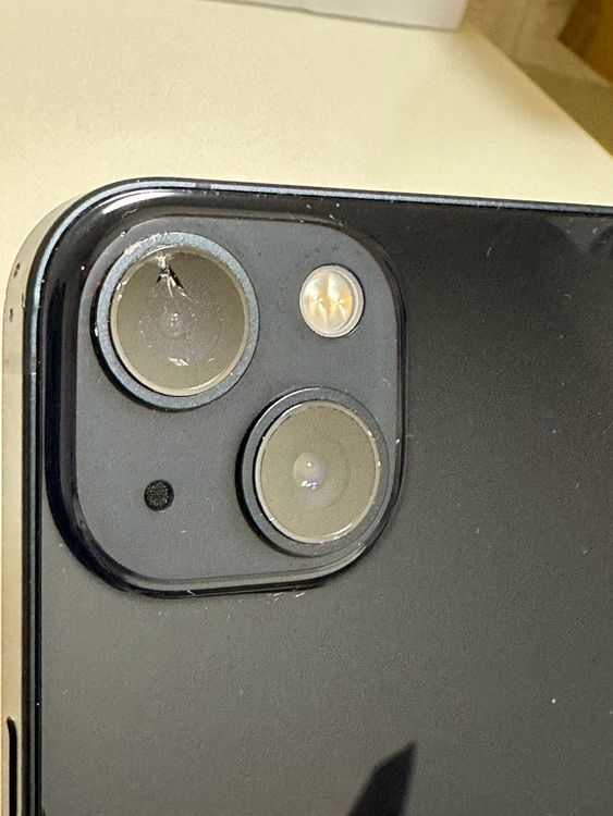 ���Хåƥ꡼84% SIM�ե꡼ iPhone13 128GB �ߥåɥʥ���