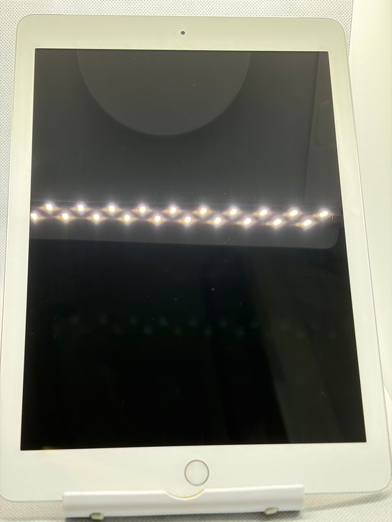 ��SIM�ե꡼ iPad ��6���� 32GB ����С�