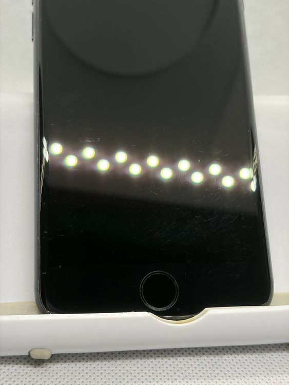 ���Хåƥ꡼82% SIM�ե꡼ iPhoneSE ��3���� 128GB �ߥåɥʥ���