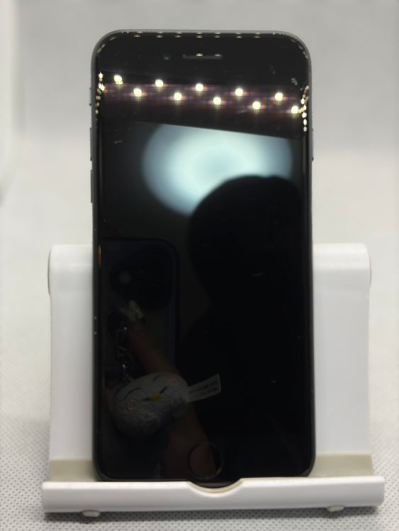 ���Хåƥ꡼92% SIM�ե꡼ iPhoneSE ��3���� 64GB �ߥåɥʥ���