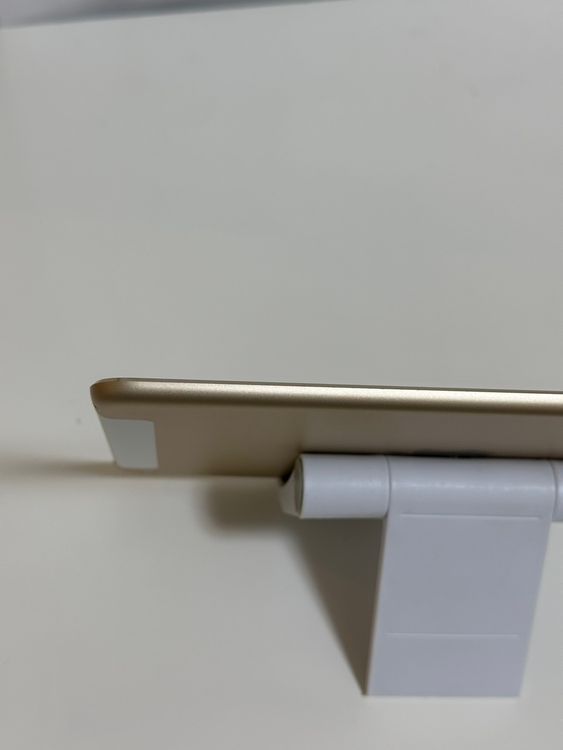 ��iPad mini 4 128GB ������� au