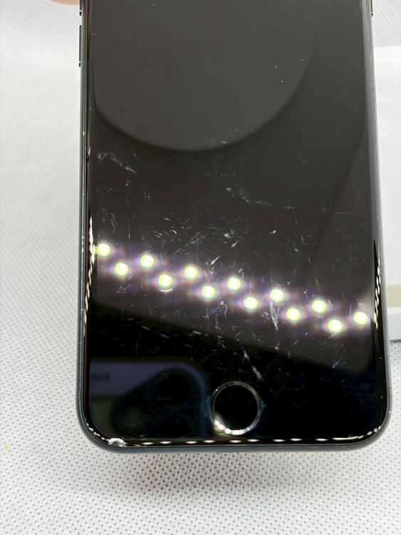 ���Хåƥ꡼84% SIM�ե꡼ iPhoneSE ��3���� 256GB �ߥåɥʥ���