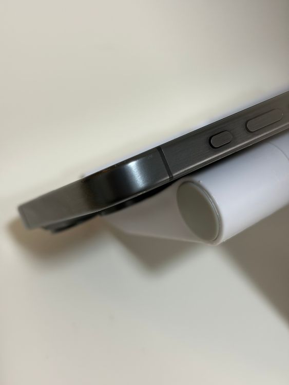 ���Хåƥ꡼82% SIM�ե꡼ iPhone15ProMax 256GB �֥�å������˥���