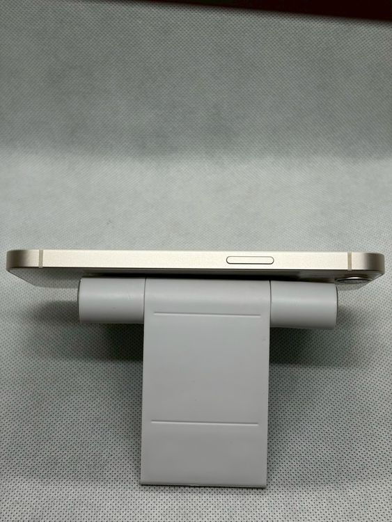 ���Хåƥ꡼88% SIM�ե꡼ iPhone13 128GB �������饤��