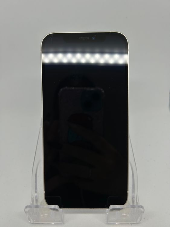 ��SIM�ե꡼ iPhone12   64GB �ۥ磻�� �Хåƥ꡼77%.