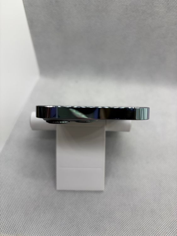 ���ϥԥͥ��ͥå� SIM�ե꡼ iPhone13Pro 256GB ������֥롼 �Хåƥ꡼82%