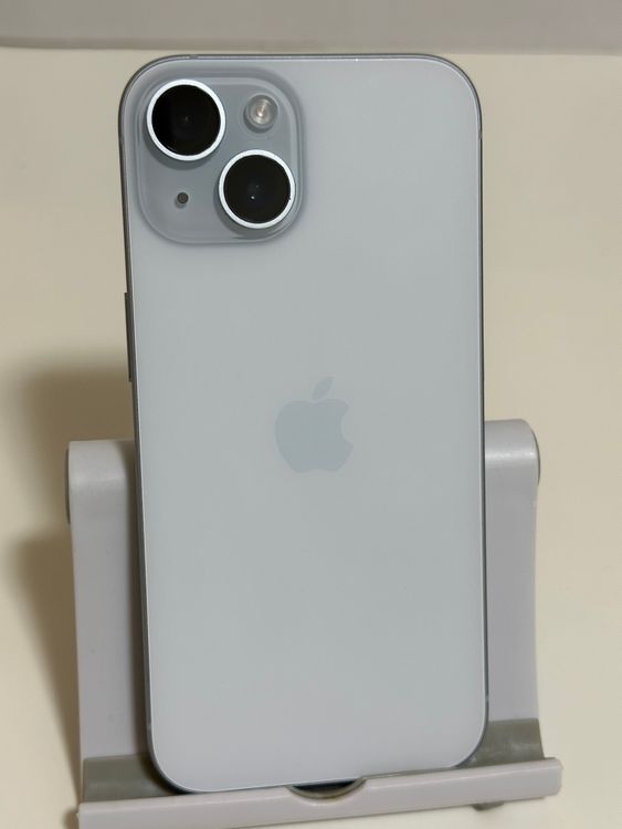 ���Хåƥ꡼82% SIM�ե꡼ iPhone15 128GB �֥롼