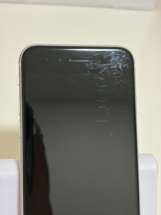 ��SIM�ե꡼ iPhoneSE ��2���� 64GB �ۥ磻��