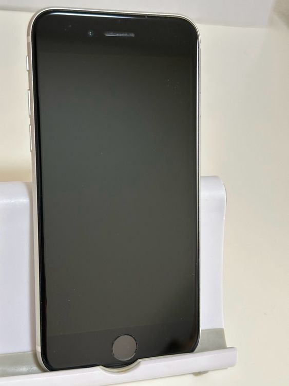 ���Хåƥ꡼80% SIM�ե꡼ iPhoneSE ��2���� 64GB �ۥ磻��