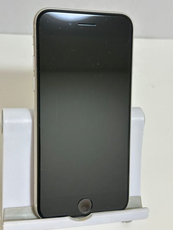 ���Хåƥ꡼90% SIM�ե꡼ iPhoneSE ��3���� 64GB �������饤��