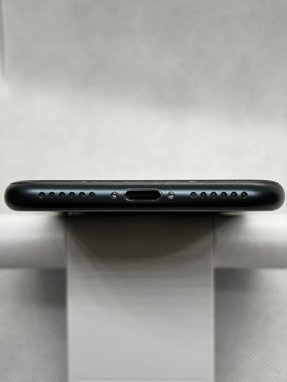 ���Хåƥ꡼88% ����Ʊ�� SIM�ե꡼ iPhoneSE ��3���� 64GB �ߥåɥʥ���