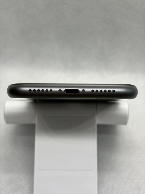 ���Хåƥ꡼86% ���� SIM�ե꡼ iPhone11 64GB �֥�å�