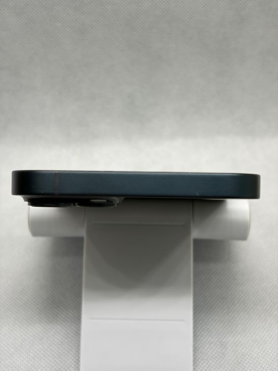 ���Хåƥ꡼87% SIM�ե꡼ iPhone14Plus 128GB �ߥåɥʥ���