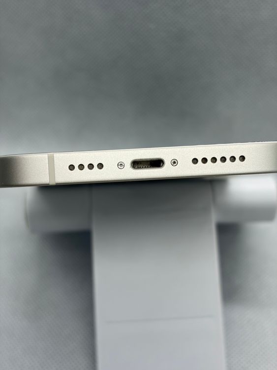 ���Хåƥ꡼88% Ķ���� SIM�ե꡼ iPhone14Plus 128GB �������饤��