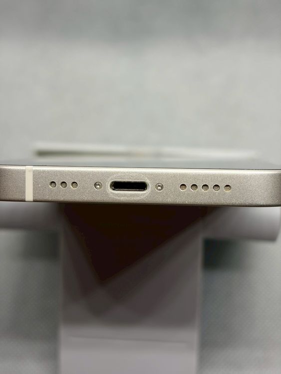 ���Хåƥ꡼85% Ķ���� SIM�ե꡼ iPhone14 128GB �������饤��