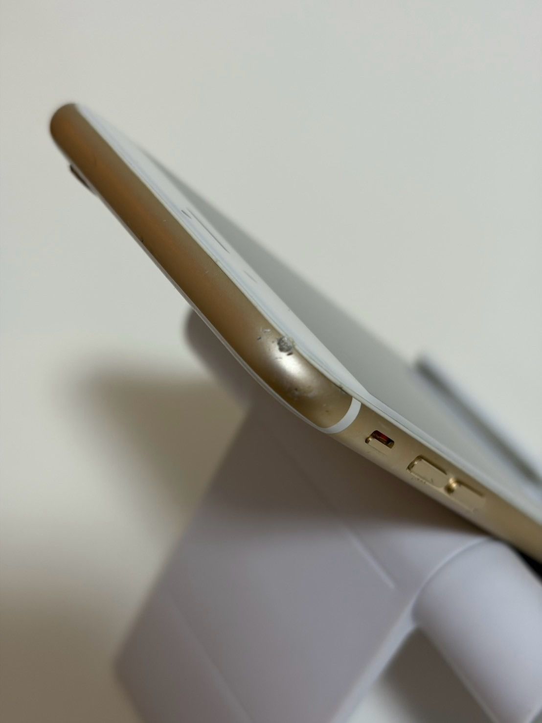 ムスビー｜○iPhone6 64GB ゴールド docomo【iPhone6 NTTドコモ】￥2,800