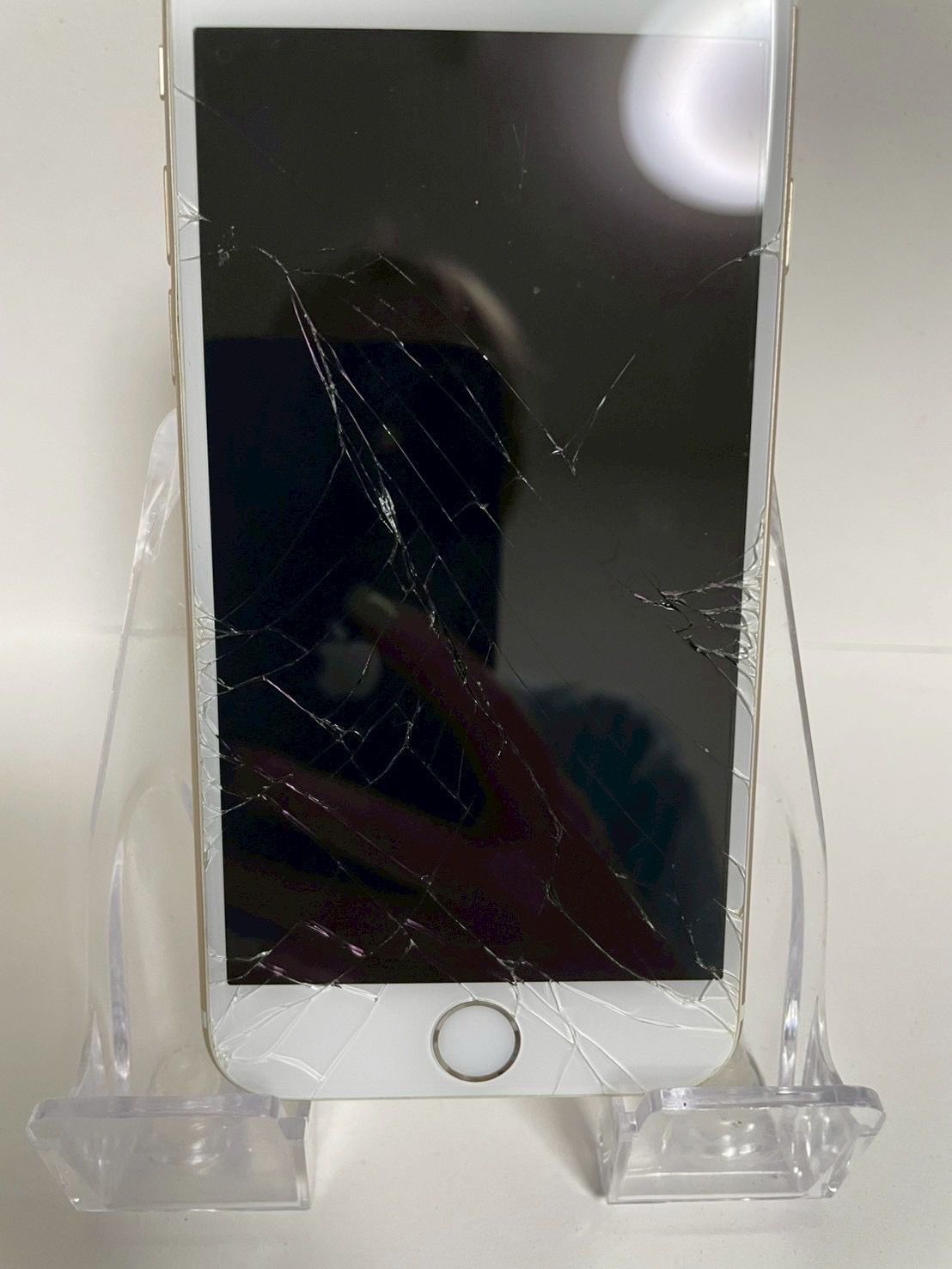 ひ*や様 iPhone ゴールド 画面ひびあり　送料込　動作確認済み　64G し*ね様 【箱付き】Apple iPhone8 64GB ゴールド - メルカリ