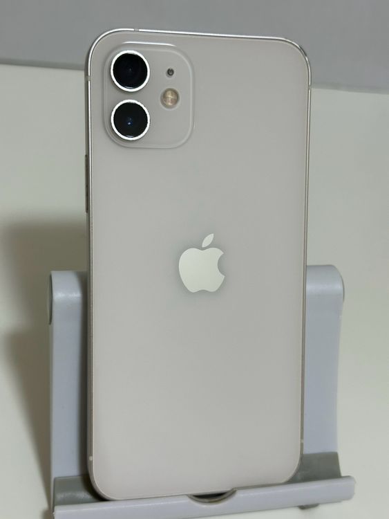 ���Хåƥ꡼81% SIM�ե꡼ iPhone12 64GB �ۥ磻��