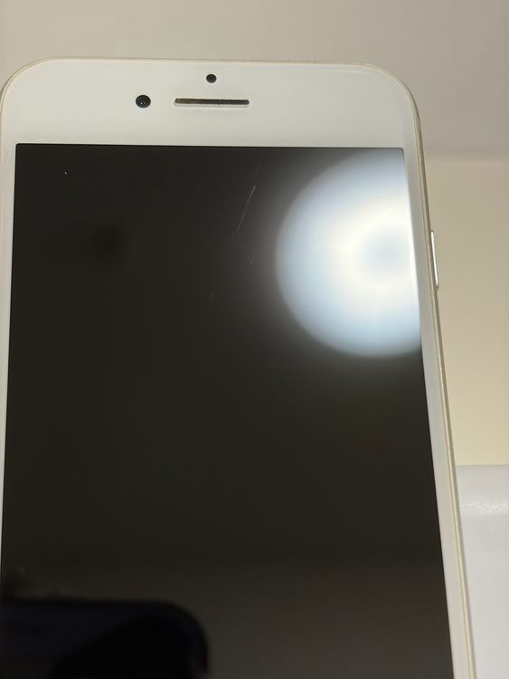 ��SIM�ե꡼ iPhone8 64GB ����С�