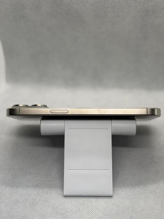 ���Хåƥ꡼99% SIM�ե꡼ iPhone15ProMax 1TB �ʥ���������˥���