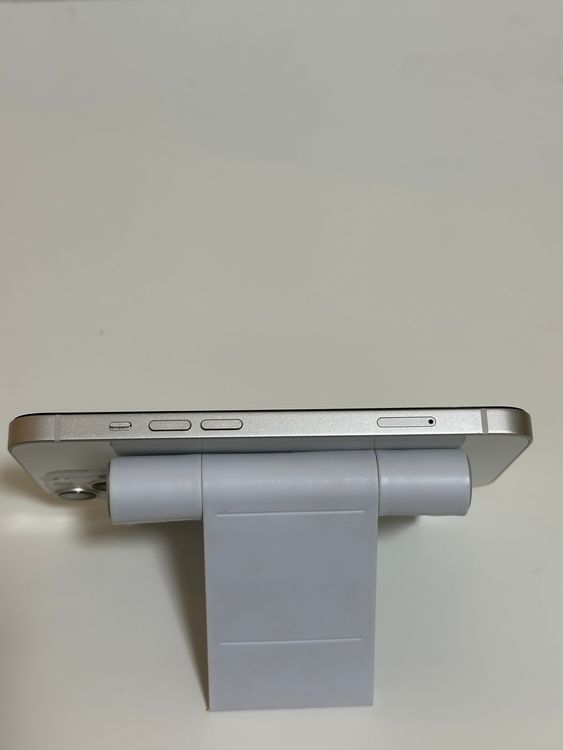 ���Хåƥ꡼88% SIM�ե꡼ iPhone13 128GB �������饤��