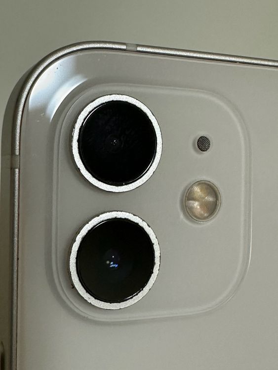 ���Хåƥ꡼81% SIM�ե꡼ iPhone12 64GB �ۥ磻��