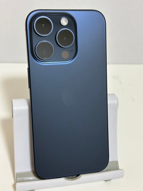 ���Хåƥ꡼84% SIM�ե꡼ iPhone15Pro 128GB �֥롼�����˥���
