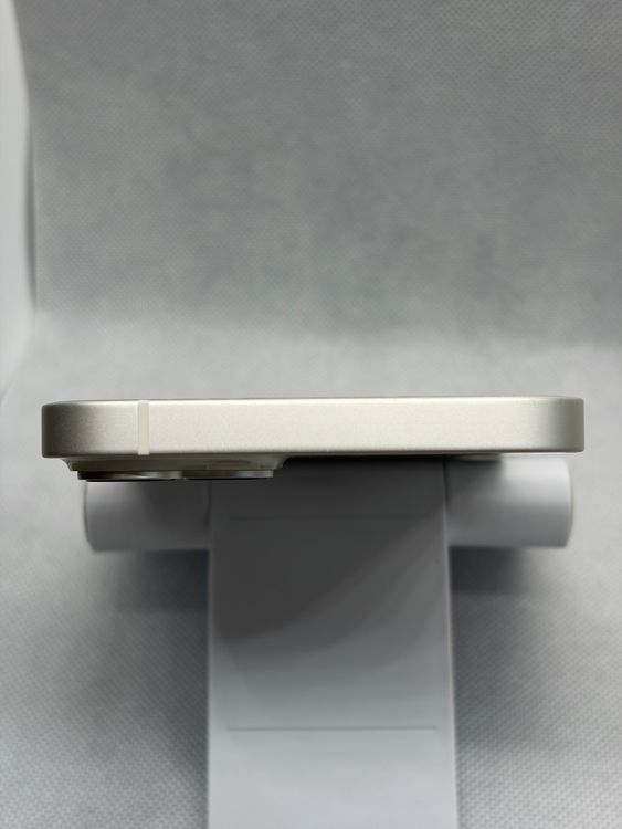 ���Хåƥ꡼88% Ķ���� SIM�ե꡼ iPhone14Plus 128GB �������饤��