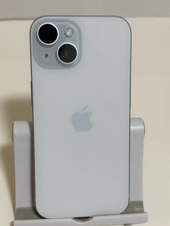 ���Хåƥ꡼86% SIM�ե꡼ iPhone15 128GB �֥롼