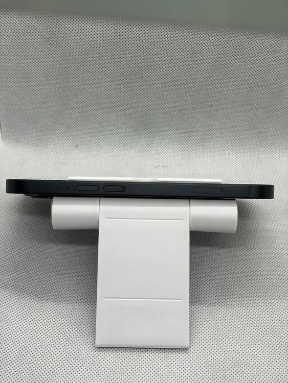 ���Хåƥ꡼88% SIM�ե꡼ iPhone14 256GB �ߥåɥʥ���