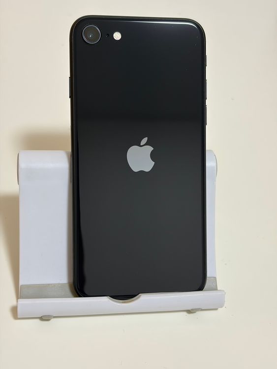 ���Хåƥ꡼88% Ķ���� SIM�ե꡼ iPhoneSE ��3���� 64GB �ߥåɥʥ���