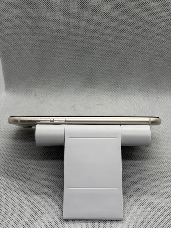 ���ϥԥͥ��ͥå� SIM�ե꡼ iPhoneSE ��3���� 64GB �������饤��