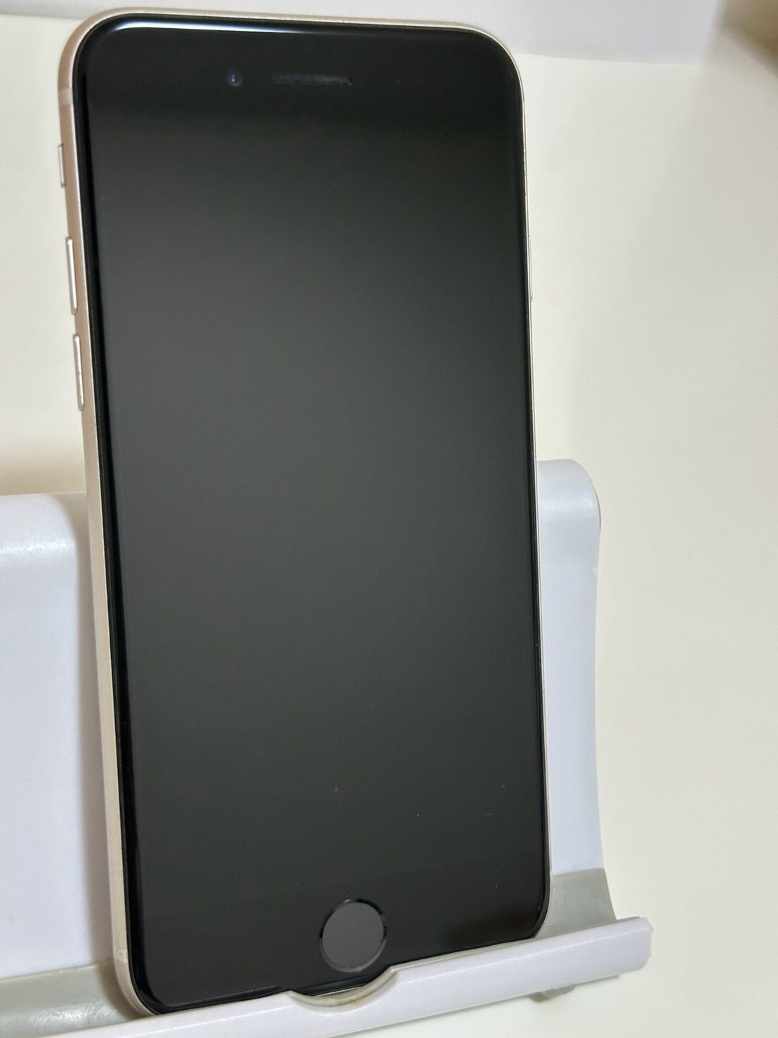 ムスビー｜○バッテリー82% SIMフリー iPhoneSE 第3世代 64GB スター