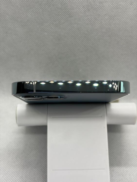 ���Хåƥ꡼87% SIM�ե꡼ iPhone12Pro 256GB �֥롼