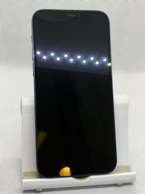���Хåƥ꡼100% SIM�ե꡼ iPhone12 64GB �֥롼