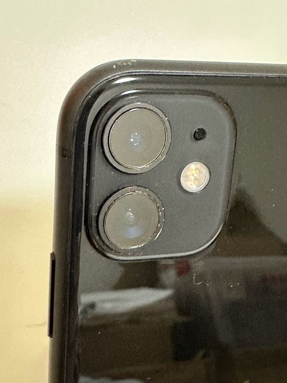 ���Хåƥ꡼86% SIM�ե꡼ iPhone11 128GB �֥�å�