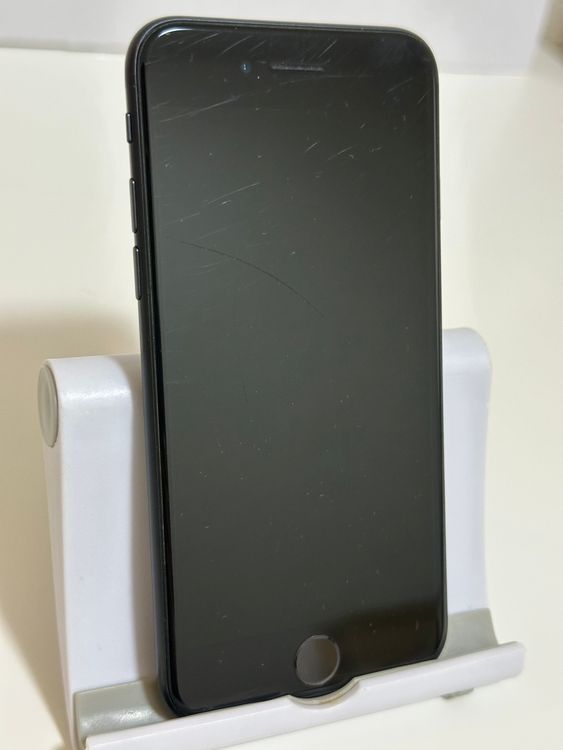 ��SIM�ե꡼ iPhoneSE ��2���� 64GB �֥�å�