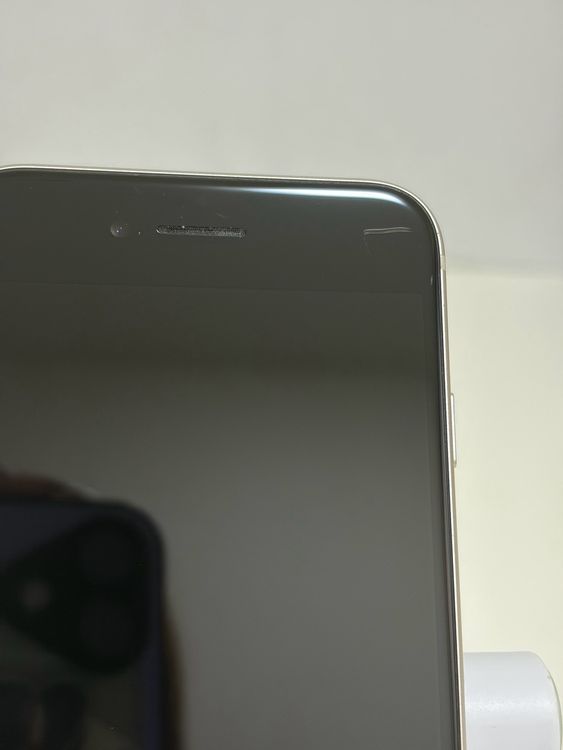 ��SIM�ե꡼ iPhoneSE ��3���� 64GB �������饤��