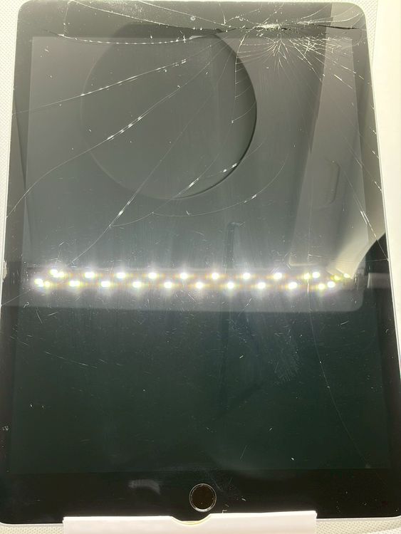 ���Хåƥ꡼95% SIM�ե꡼ iPad ��7���� 32GB ���졼