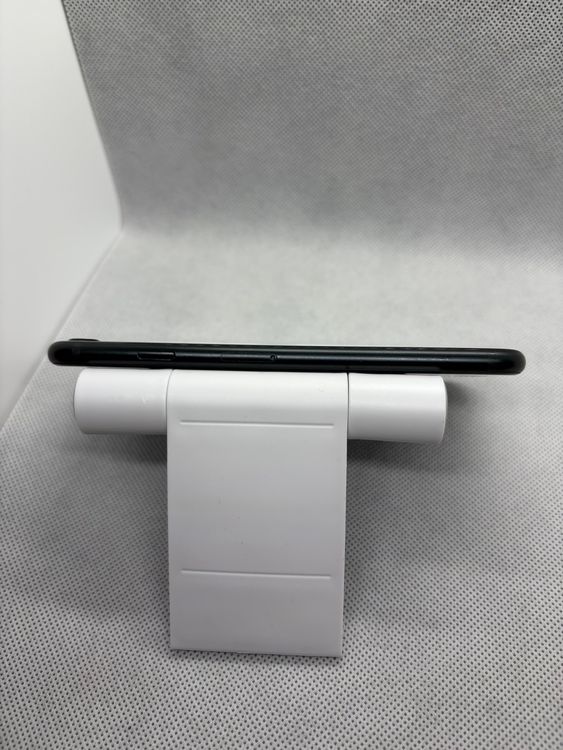 ���ϥԥͥ��ͥå� SIM�ե꡼ iPhoneSE ��3���� 64GB �ߥåɥʥ���