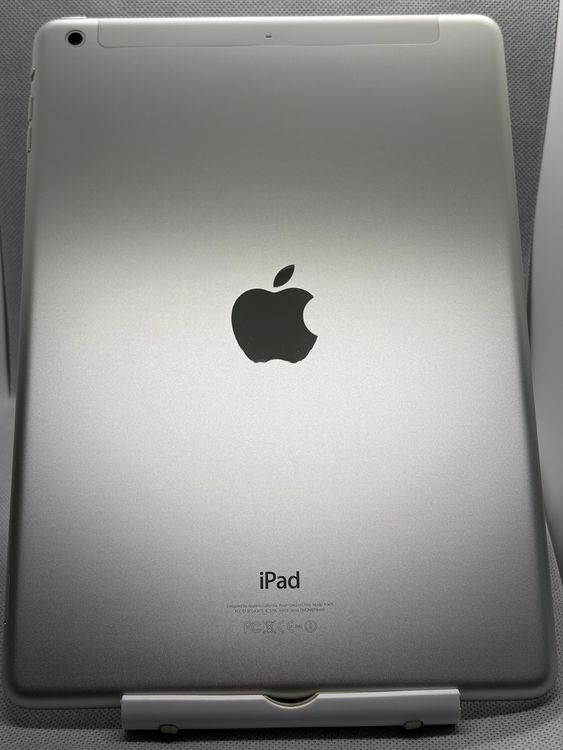 ������Ʊ�� iPad Air 16GB docomo ����С�