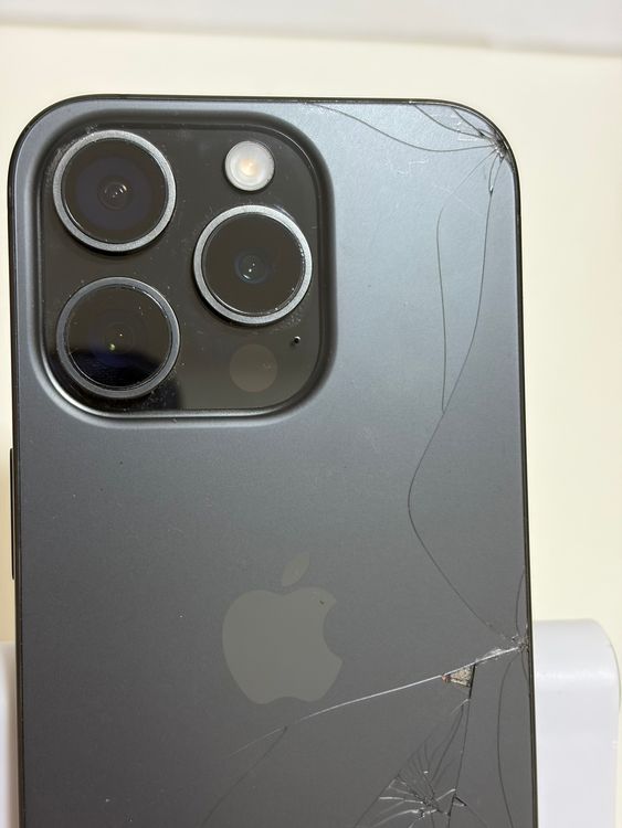 ���Хåƥ꡼81% SIM�ե꡼ iPhone15Pro 512GB �֥�å������˥���