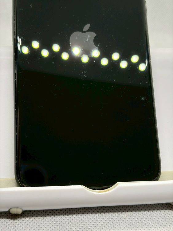 ���Хåƥ꡼80% SIM�ե꡼ iPhoneSE ��2���� 64GB �֥�å�