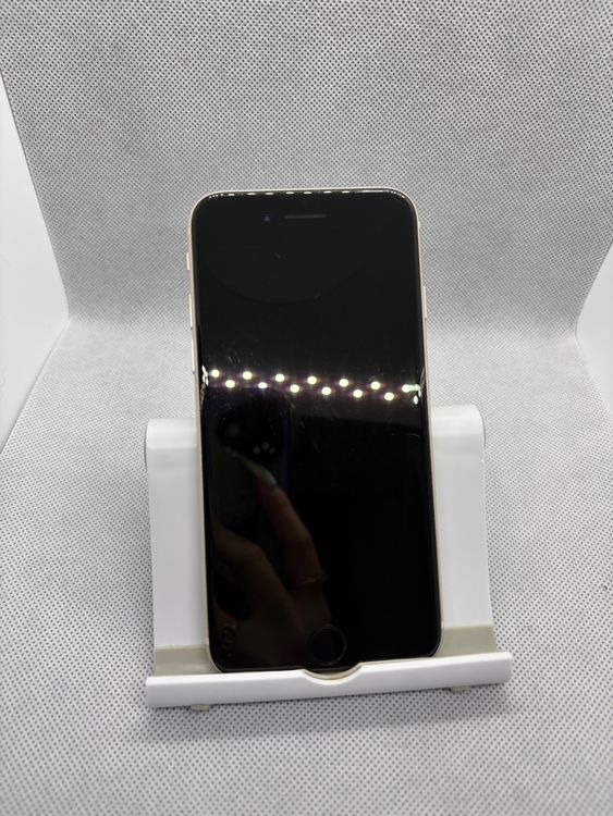 ���ϥԥͥ��ͥå� SIM�ե꡼ iPhoneSE ��3���� 64GB �������饤�� �Хåƥ꡼83%