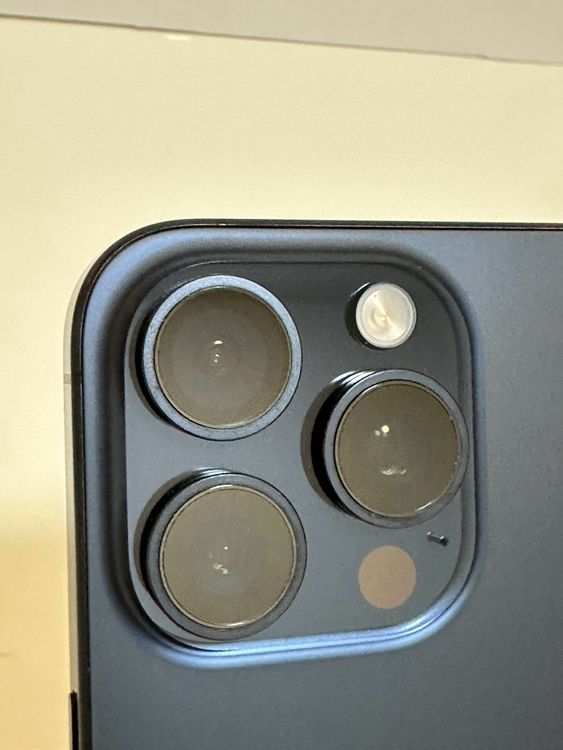 ���Хåƥ꡼88% ���� SIM�ե꡼ iPhone15ProMax 512GB �֥롼�����˥���