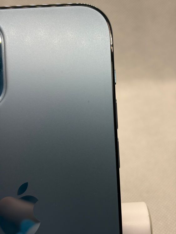���Хåƥ꡼100% SIM�ե꡼ iPhone12Pro 256GB �֥롼