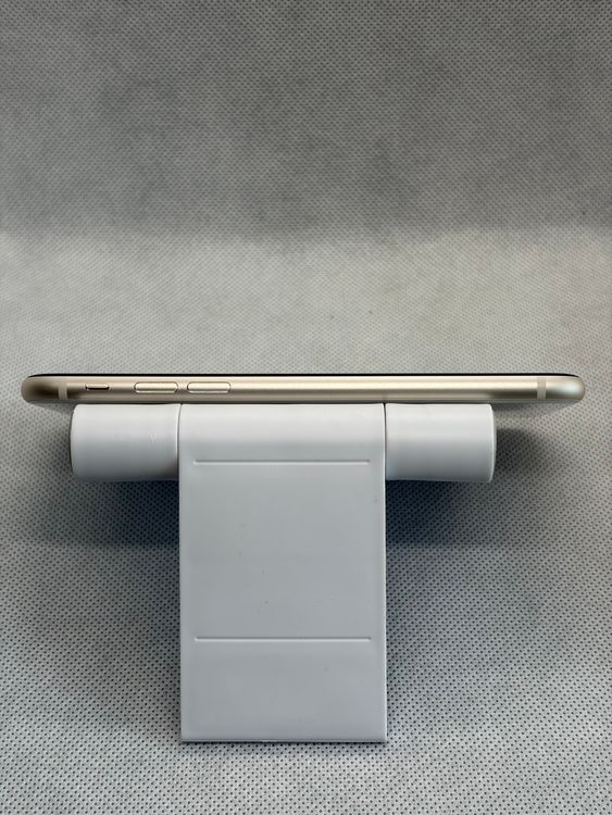 ������̤���� SIM�ե꡼ iPhoneSE ��3���� 64GB �������饤��
