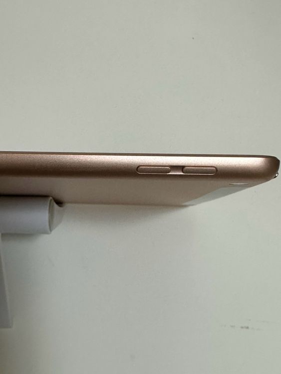 ���Хåƥ꡼89% iPad ��7���� 32GB �������